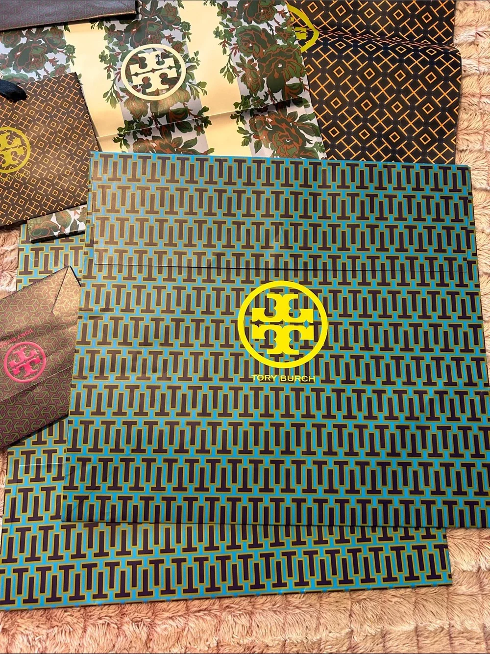 7 Tory Burch Multicolor bags & 1 gift box  8 items
